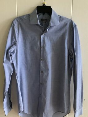 Van Heusen Men’s Light Blue Dress Shirt Slim Fit Size Medium